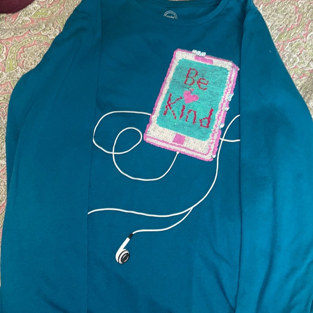 GUC 4 shirts 1 socks